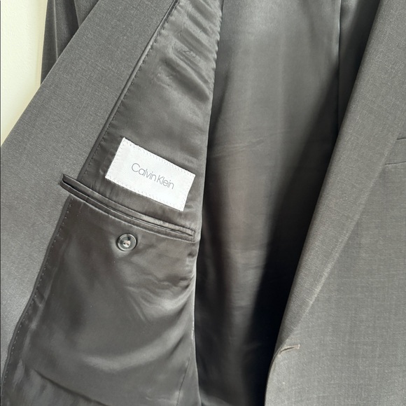 CALVIN KLEIN; Men's Slim-Fit Wool Infinite Stretch Suit Separates Dark Grey - Picture 4 of 5